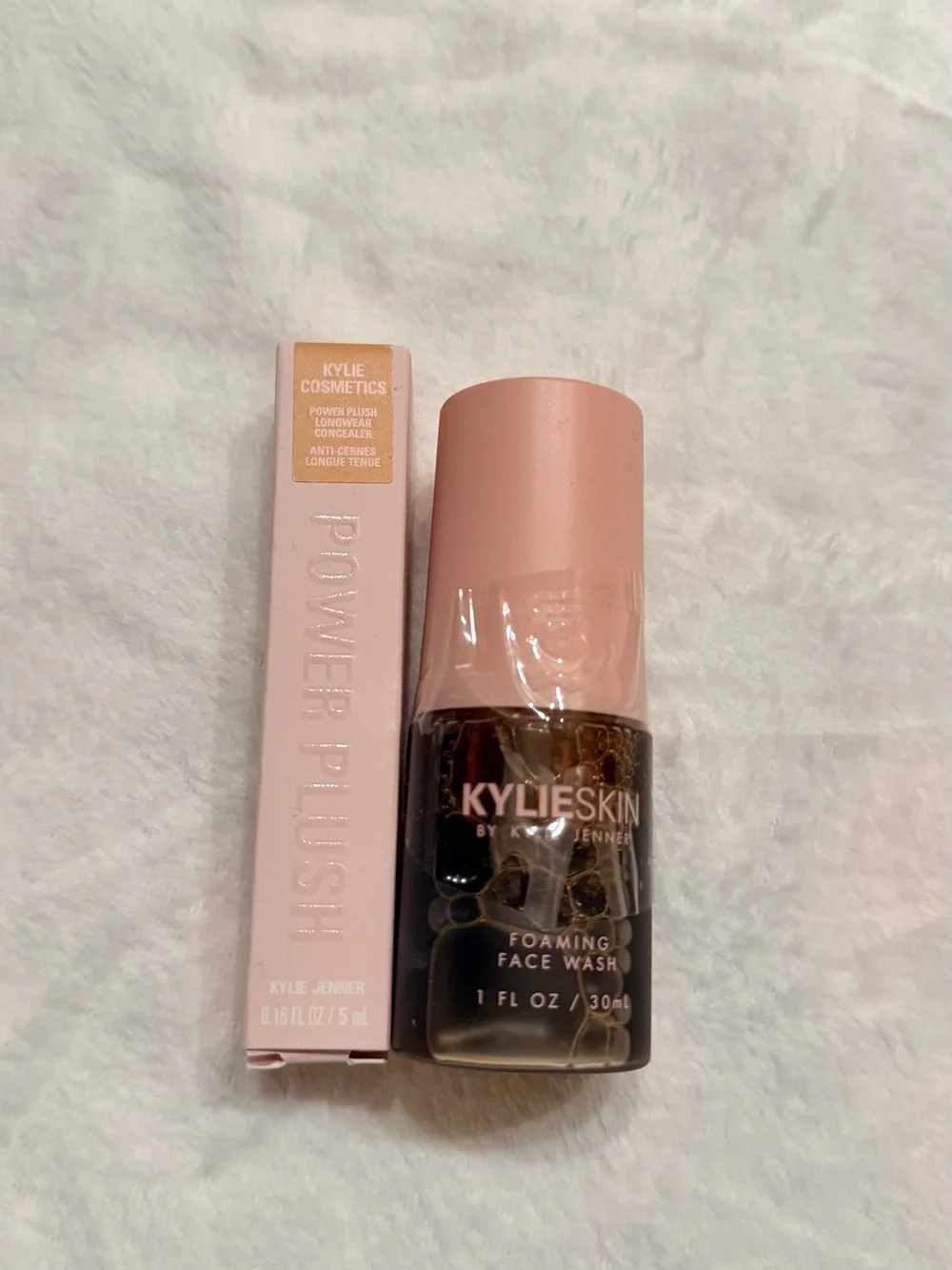 Kylie Cosmetics Concealer & Pink Cap Duo